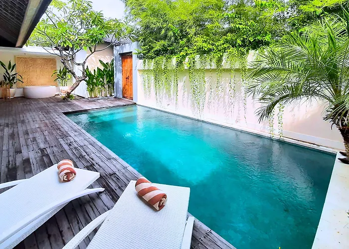 Villa The Decks Bali Legian